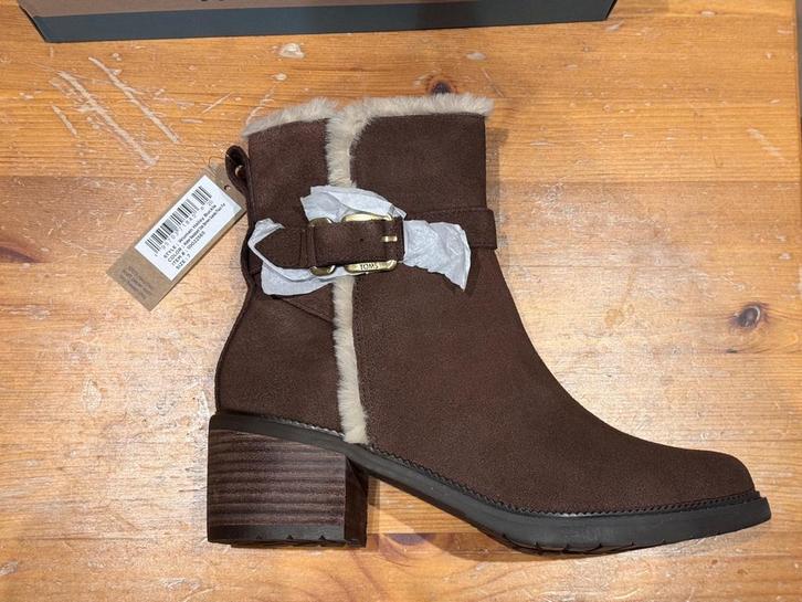 TOMS Brown/Bruine size 37.5 (7), Kleding | Dames, Schoenen, Zo goed als nieuw, Hoge laarzen, Bruin, Ophalen of Verzenden