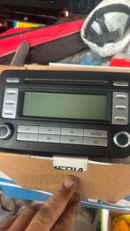 Volkswagen radio rcd300, Auto diversen, Ophalen of Verzenden, Zo goed als nieuw