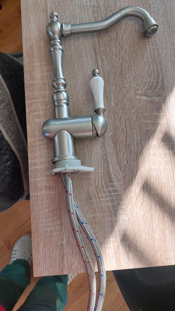 Klassieke kraan met porseleinen handvat, Doe-het-zelf en Verbouw, Sanitair, Zo goed als nieuw, Kraan, Rvs, Ophalen of Verzenden