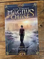 Magnus Chase en de goden van Asgard Boek 1 Het verdoemde zwa, Boeken, Fictie, Ophalen of Verzenden, Zo goed als nieuw, Rick Riordan