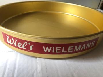 Een heel oud metalen dienblad van Wiel's Wielemans bier. beschikbaar voor biedingen