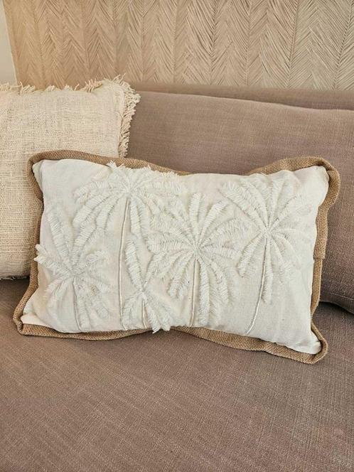 Kussenhoes palmboom 6 uit Bali, Huis en Inrichting, Woonaccessoires | Kussens, Nieuw, Beige, Rechthoekig, Ophalen of Verzenden