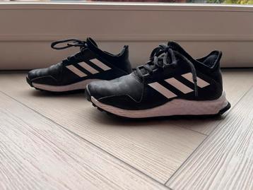 Adidas youghstar hockeyschoen maat 32  beschikbaar voor biedingen