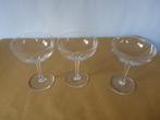 3 mooie cocktail champagne glazen  ijscoupe met parelrand, Ophalen of Verzenden, Zo goed als nieuw, Overige typen
