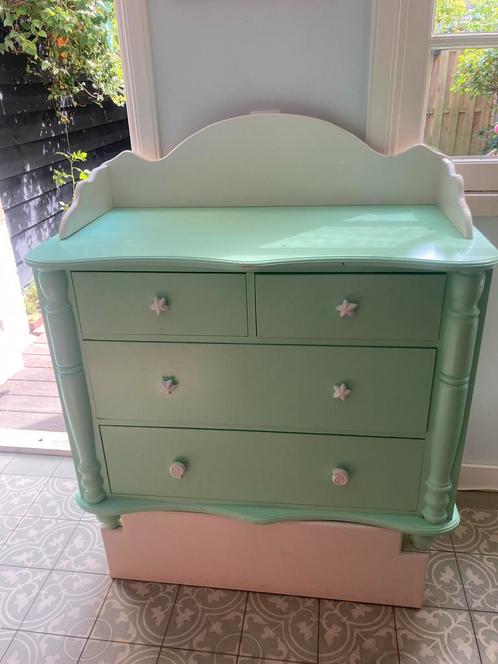 Commode met verhoogde onderlade, goede conditie, Kinderen en Baby's, Kinderkamer | Commodes en Kasten, Zo goed als nieuw, Commode