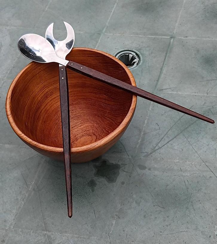 Vintage teakhouten slakommetje met bestek, Huis en Inrichting, Keuken | Bestek, Zo goed als nieuw, Los bestek, Hout, Ophalen of Verzenden