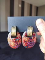 Vintage clip on oorbellen, Ophalen of Verzenden, Zo goed als nieuw, Overige materialen