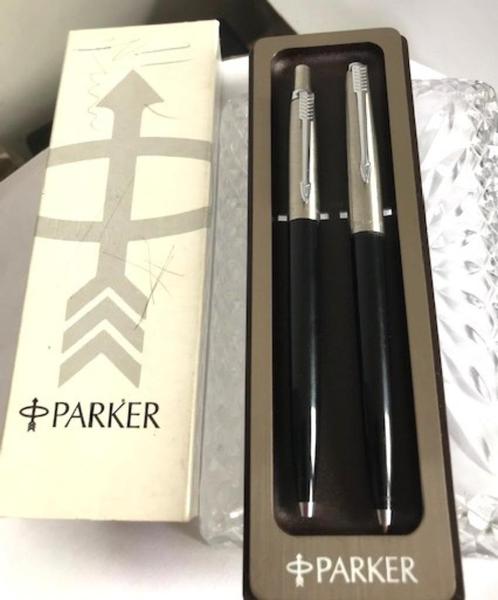 Parker balpen schrijfset vintage🤗💑😎🎁👌, Verzamelen, Pennenverzamelingen, Gebruikt, Pennenset, Parker, Met doosje, Ophalen of Verzenden