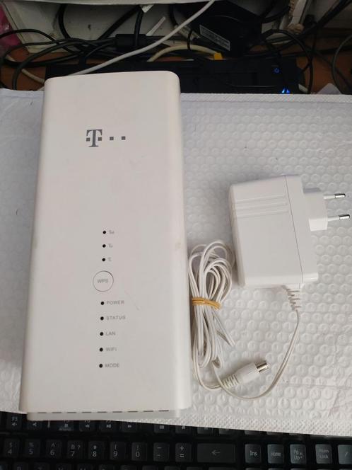 Huawei B618s-22d 4G+ router, Computers en Software, Routers en Modems, Gebruikt, Router, Ophalen of Verzenden