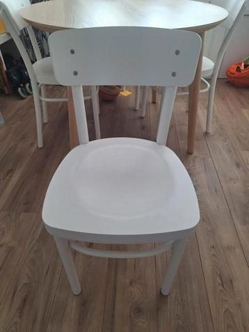 4 Idolf stoelen (IKEA) beschikbaar voor biedingen