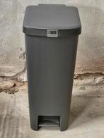 Brabantia stepup pedaalemmer prullenbak hoog 40L grijs, Ophalen, Kunststof, Met pedaal, 50 tot 75 cm