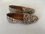 Tamaris loafer leopardprint in nieuwstaat maat 38, Kleding | Dames, Schoenen, Ophalen of Verzenden, Zo goed als nieuw, Zwart, Sneakers of Gympen