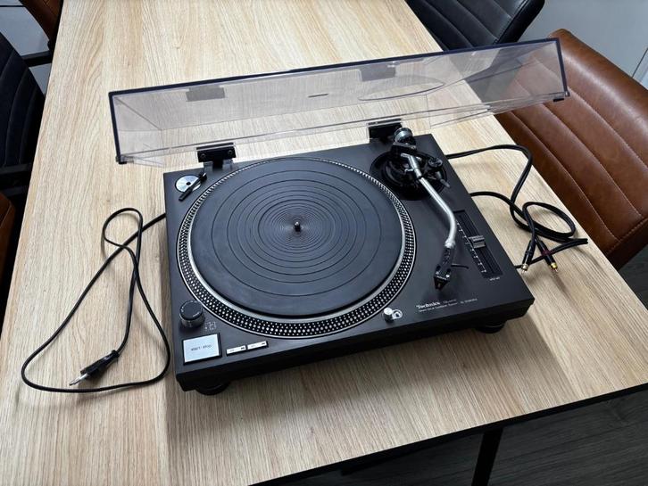 Technics SL-1210MK2 vorig jaar gereviseerd, Muziek en Instrumenten, Dj-sets en Draaitafels, Gebruikt, Draaitafel, Technics, Ophalen of Verzenden