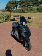 Piaggio Zip iGet - 2021 - Zwart, Fietsen en Brommers, Scooters | Piaggio, Ophalen, Maximaal 45 km/u, Zip, Zo goed als nieuw