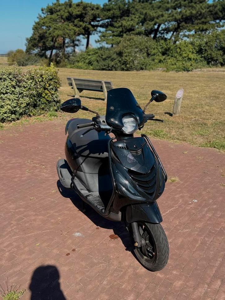 Piaggio Zip iGet - 2021 - Zwart, Fietsen en Brommers, Scooters | Piaggio, Zo goed als nieuw, Zip, Maximaal 45 km/u, Benzine, Ophalen
