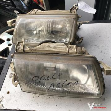 Opel Astra F 5drs Koplamp Links of Rechts beschikbaar voor biedingen