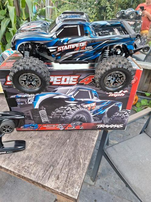 Traxxas stampede 4x4 hd versie vxl Xl motor tsm 250, Hobby en Vrije tijd, Modelbouw | Radiografisch | Auto's, Zo goed als nieuw