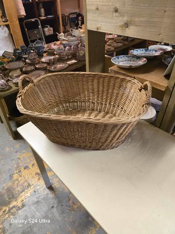 Wasmand grote 
 beschikbaar voor biedingen