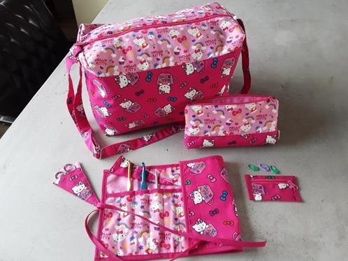 Vrolijke 5 delige Hello Kitty set voor (jonge) haaksters, Hobby en Vrije tijd, Breien en Haken, Nieuw, Haken, Overige typen, Verzenden