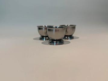 3x Vintage RVS  eierdopjes beschikbaar voor biedingen