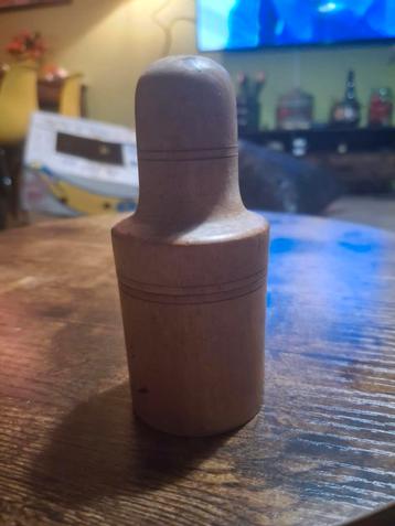 Antieke Treen met Apothekersflesje, ca. 1880-1900 beschikbaar voor biedingen