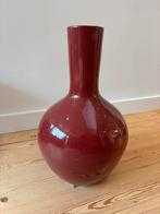 Vaas bordeaux roos met smalle hals H60cm, Huis en Inrichting, Woonaccessoires | Vazen, Overige kleuren, Ophalen of Verzenden, Minder dan 50 cm