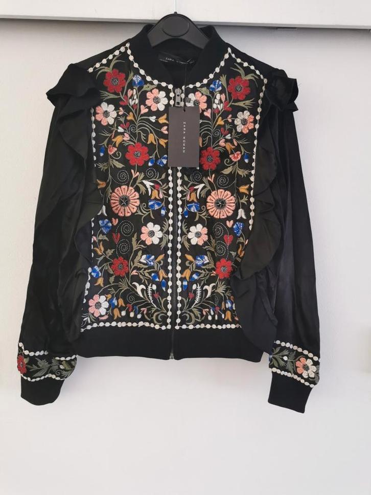 ZARA jasje met borduursels en volants mt. S/M, Kleding | Dames, Jasjes, Kostuums en Pakken, Nieuw, Jasje, Maat 36 (S), Zwart, Verzenden