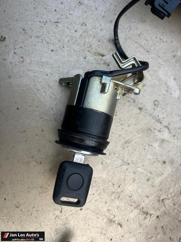 Audi 80 B4 kofferklepslot met sleutel beschikbaar voor biedingen