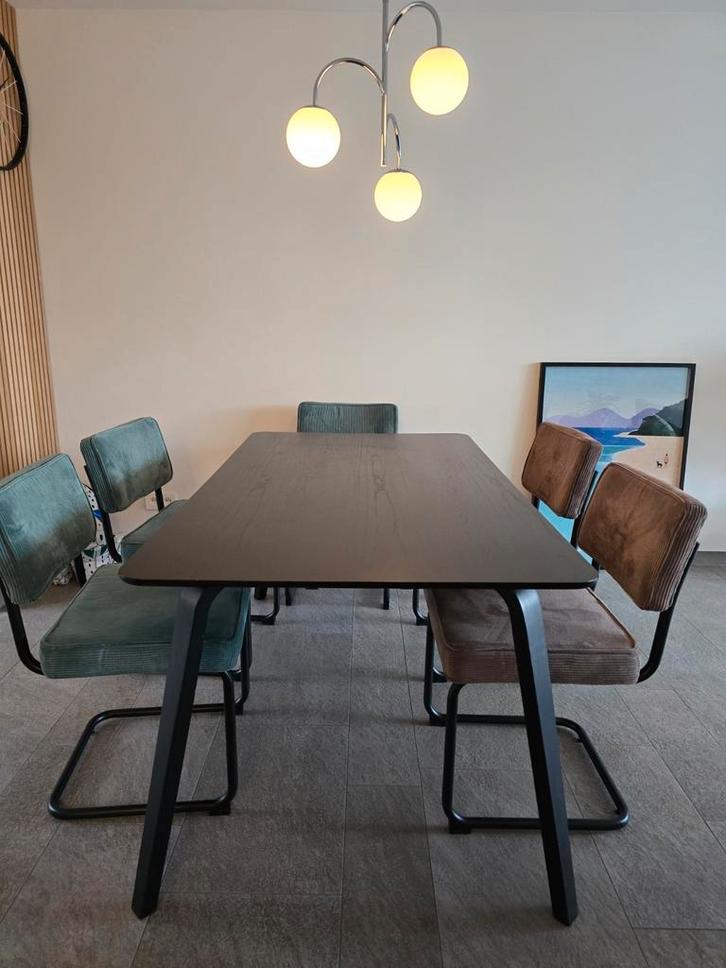 Moderne Eettafel zwart 4-6 personen 140 x 90 cm, Huis en Inrichting, Tafels | Eettafels, Zo goed als nieuw, 50 tot 100 cm, 100 tot 150 cm