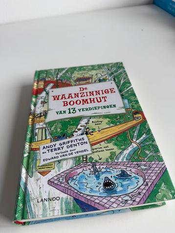 De waanzinnige boomhut van 13 verdiepingen beschikbaar voor biedingen