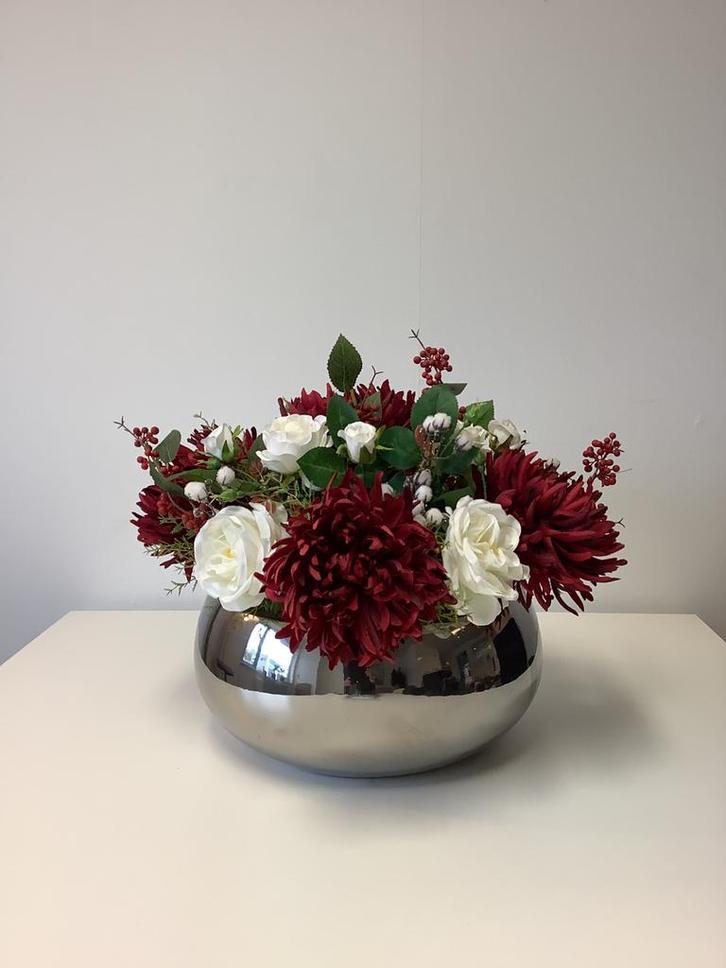 Ronde zilveren schaal met prachtige chrysanten 50 breed, Huis en Inrichting, Woonaccessoires | Schalen en Manden, Zo goed als nieuw