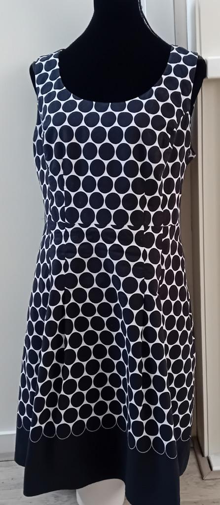 jurk,maat 44,Promiss,polkadot,zwart,wit,noppen, Kleding | Dames, Jurken, Zo goed als nieuw, Maat 42/44 (L), Zwart, Knielengte