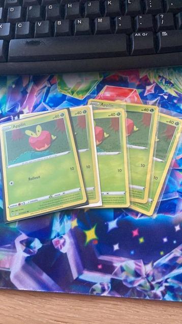pokemon evolving skies-  applin beschikbaar voor biedingen