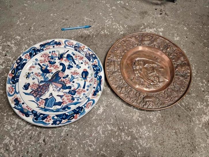 Twee decoratieve borden voor aan de muur, Antiek en Kunst, Antiek | Wandborden en Tegels, Ophalen of Verzenden