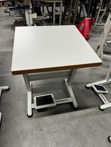 Industriele naaimachine tafel+onderstel 60x60cm afmeting beschikbaar voor biedingen
