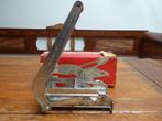 Vintage frietsnijder, Tomado, Antiek en Kunst, Antiek | Keukenbenodigdheden, Ophalen of Verzenden