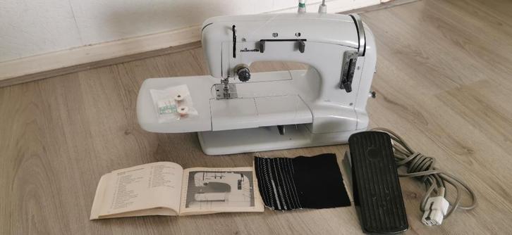 Naaimachine adlerette compleet, Hobby en Vrije tijd, Naaimachines en Toebehoren, Zo goed als nieuw, Naaimachine, Overige merken