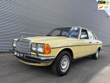Mercedes-Benz 280E * AUTOMAAT * KROONKURKEN * UNIEKE AUTO! beschikbaar voor biedingen