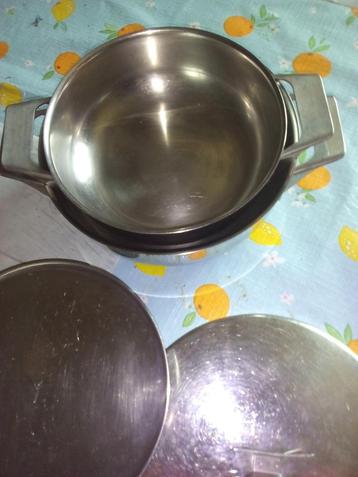 twee RVS dekschalen beschikbaar voor biedingen