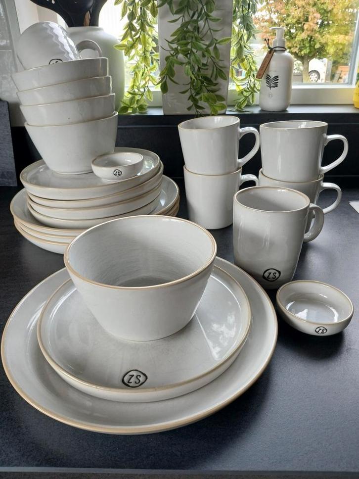 Mooi 22 delig servies Zusss, Huis en Inrichting, Keuken | Servies, Compleet servies, Overige stijlen, Ophalen of Verzenden