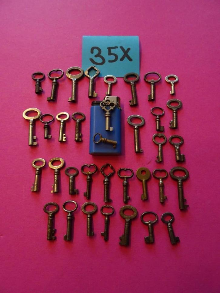 35 OUDE ANTIEKE SLEUTELTJES SLEUTELS SLUTEL KISTJE BLIK SLOT, Antiek en Kunst, Curiosa en Brocante, Ophalen of Verzenden