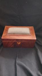 Antieke naaidoos, Antiek en Kunst, Ophalen of Verzenden