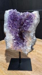 Amethist op standaard, Verzamelen, Mineralen en Fossielen, Ophalen of Verzenden