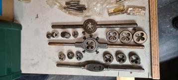  tappen en snijplaten merk  HSS beschikbaar voor biedingen