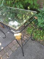 Vintage smeedijzeren bijzettafeltje met krantenbak, Ophalen