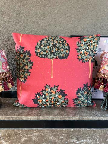 Handgemaakte kussenhoes “Sinaasappelboom” beschikbaar voor biedingen