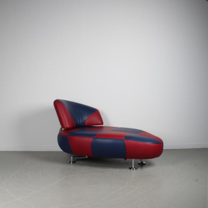 1x Leolux Kikko Chaise Longue Blauw/Rood Leer – Chroom, Huis en Inrichting, Banken | Sofa's en Chaises Longues, Zo goed als nieuw
