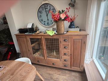 Omgebouwd dressoir beschikbaar voor biedingen