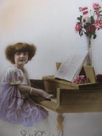 Oude PC Paris Kaart - Meisje Speelt Piano, Verzamelen, Ansichtkaarten | Themakaarten, Ongelopen, Kinderen, 1920 tot 1940, Verzenden