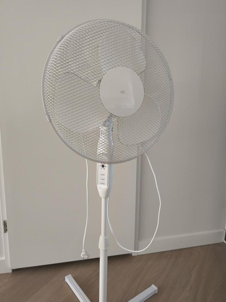 statief ventilator, Witgoed en Apparatuur, Ventilatoren, Zo goed als nieuw, Statiefventilator, Ventilator met afstandsbediening